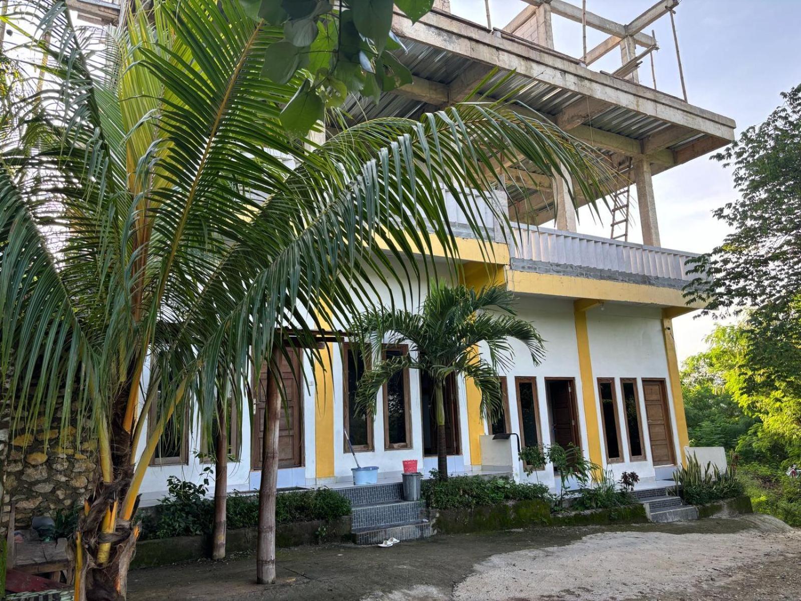 Tarsan Homestay Labuan Bajo Eksteriør billede