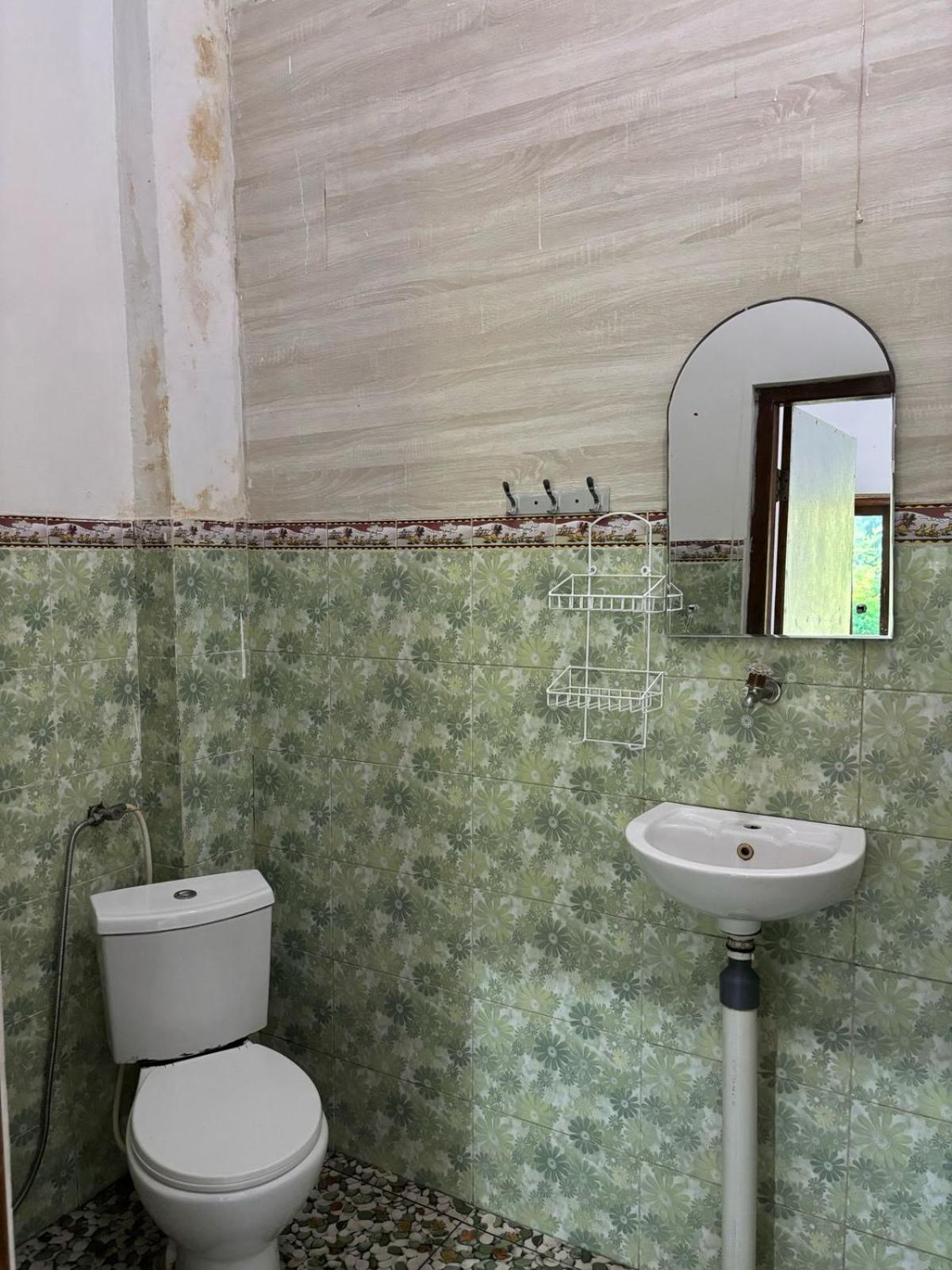 Tarsan Homestay Labuan Bajo Eksteriør billede